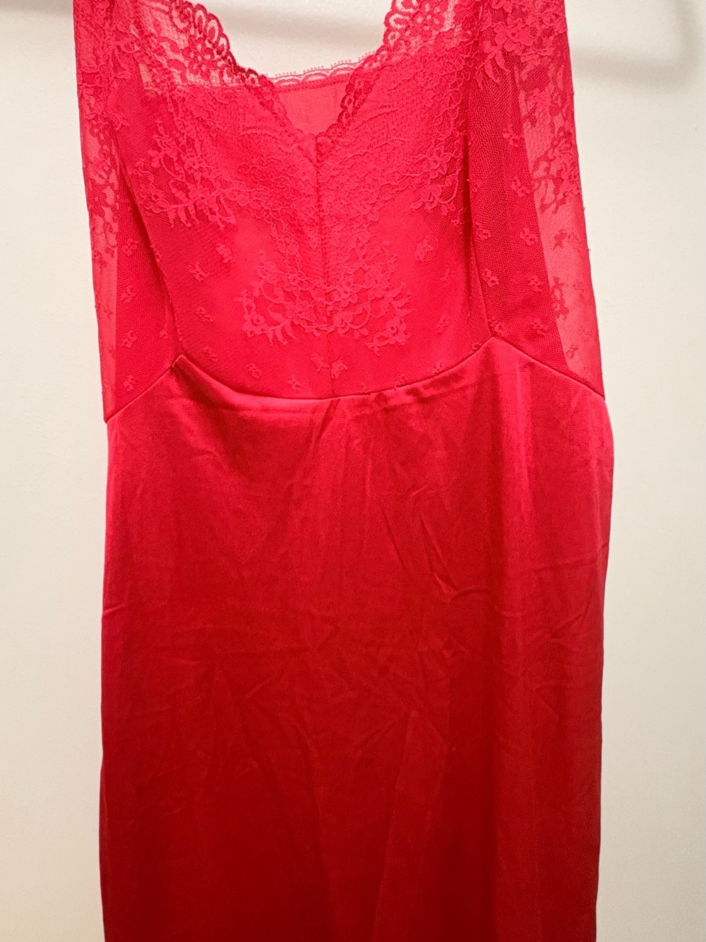 Vanity Fair Scarlet Lace-Trim Slip Chemise - Picture 4 of 11